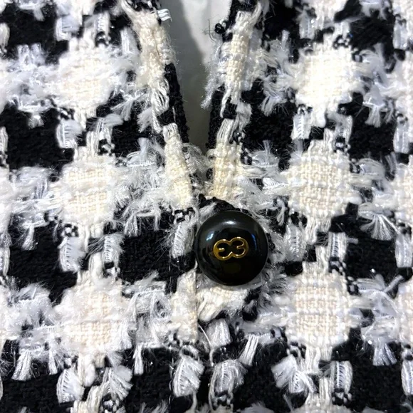 Escada Tweed Black & White Wool Blend Textured Houndstooth Blazer w/ Fringe 42